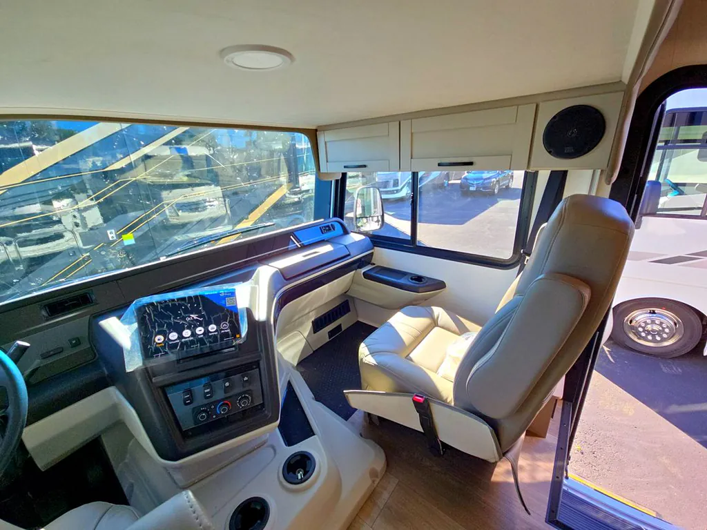 2027 Entegra Coach Vision XL 36C, Photos photo 29