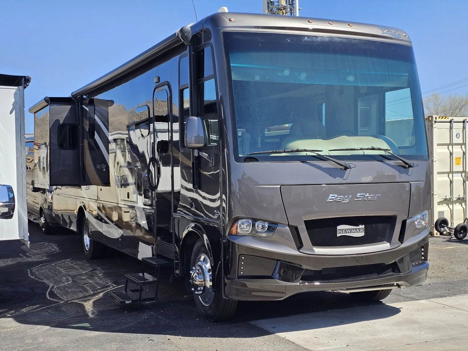 2021 Newmar Bay Star 3609 - Photo 2