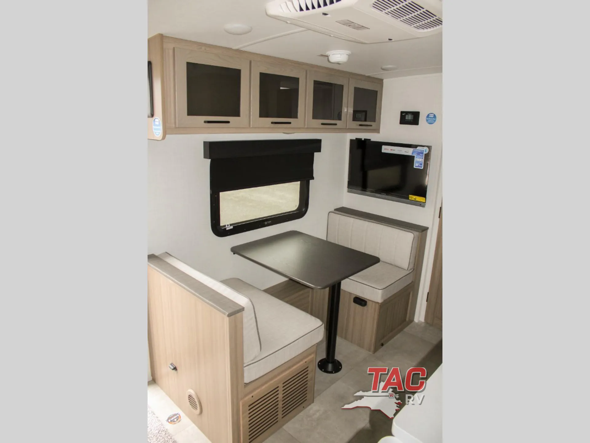 2027 Forest River Rockwood Geo Pro 19FD — Photo 5