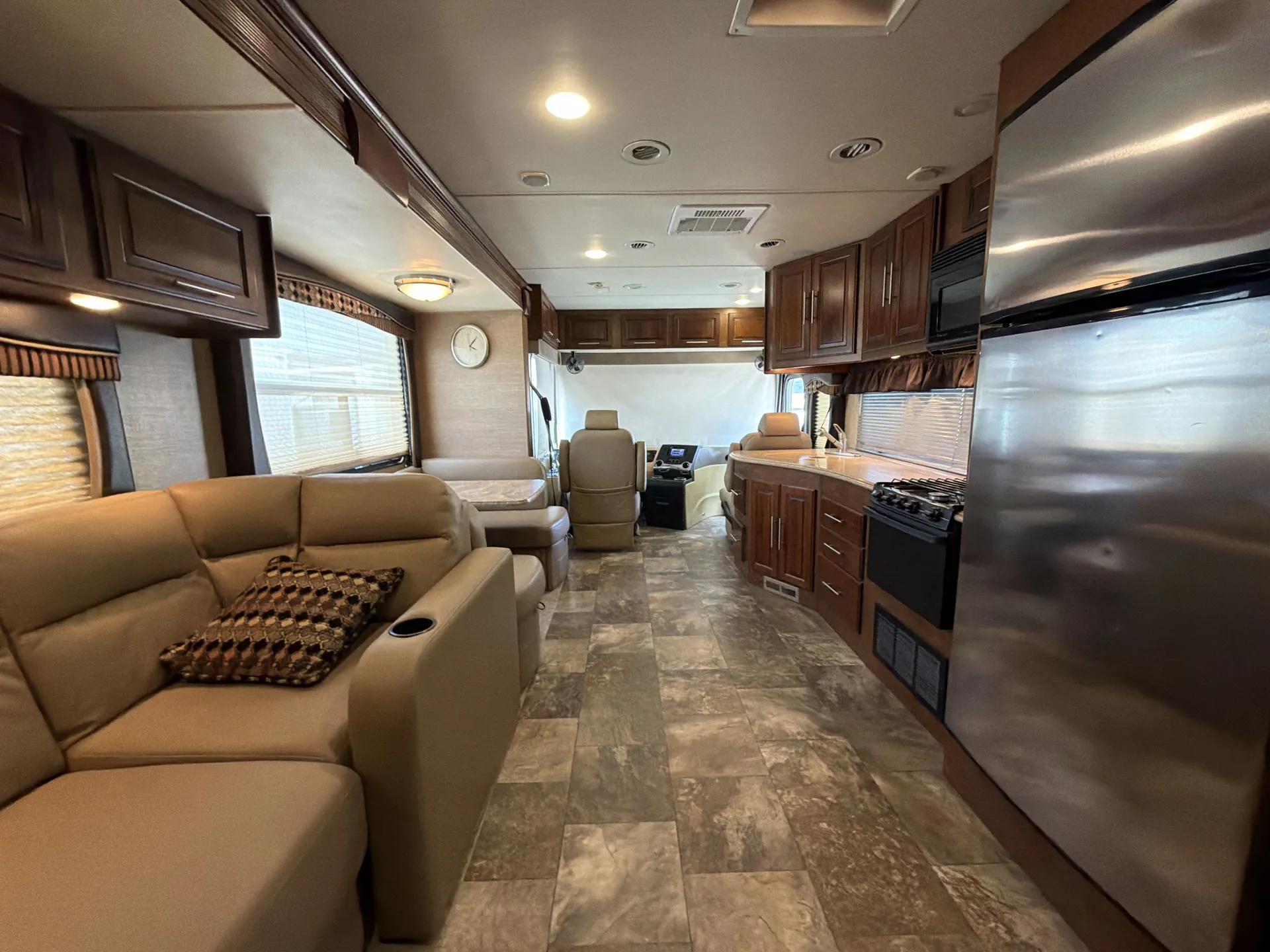 2015 Coachmen Sportscoach SRS 360DL — living area main