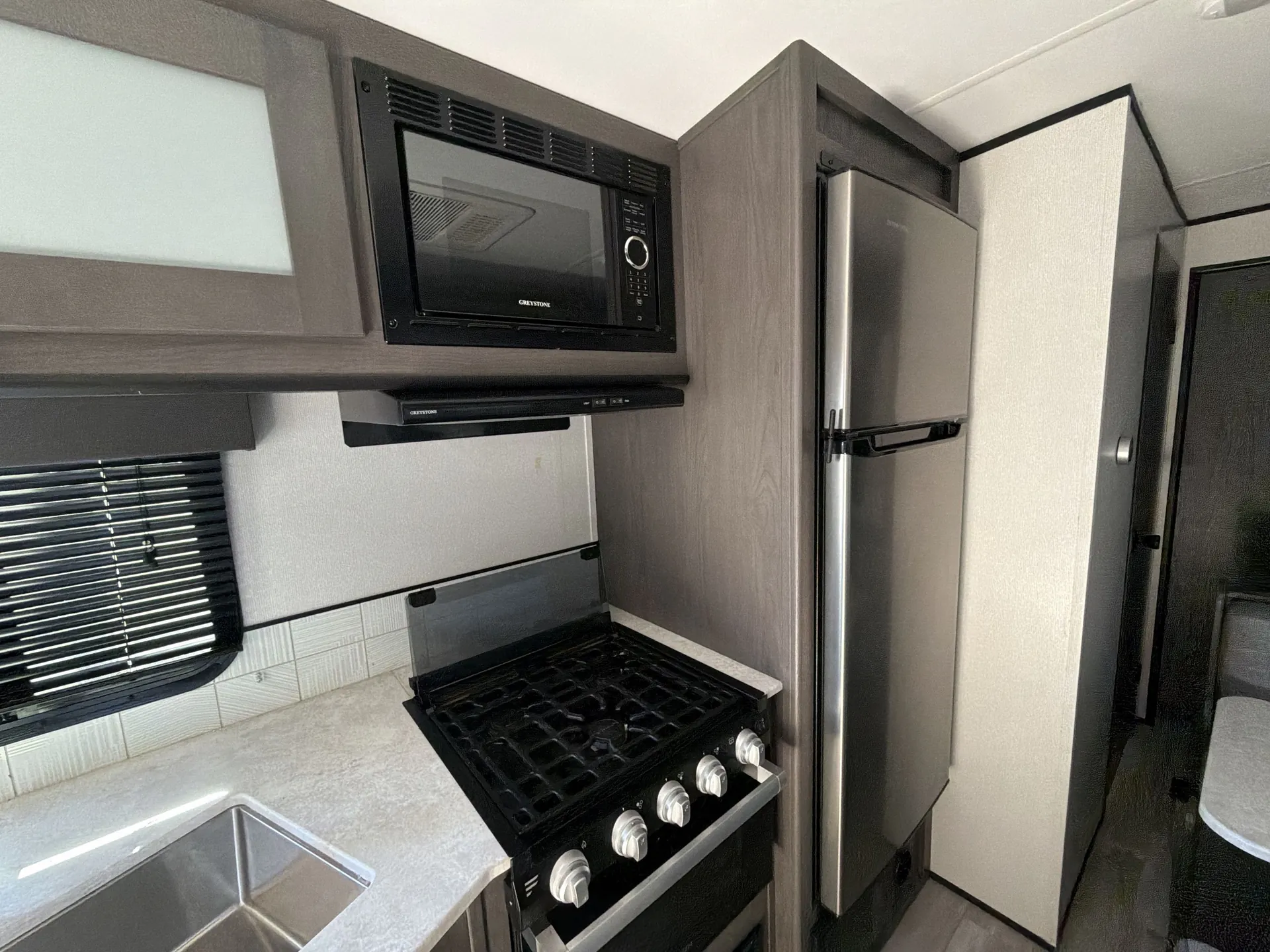 2021 Cruiser RV MPG 2800QB — living area main