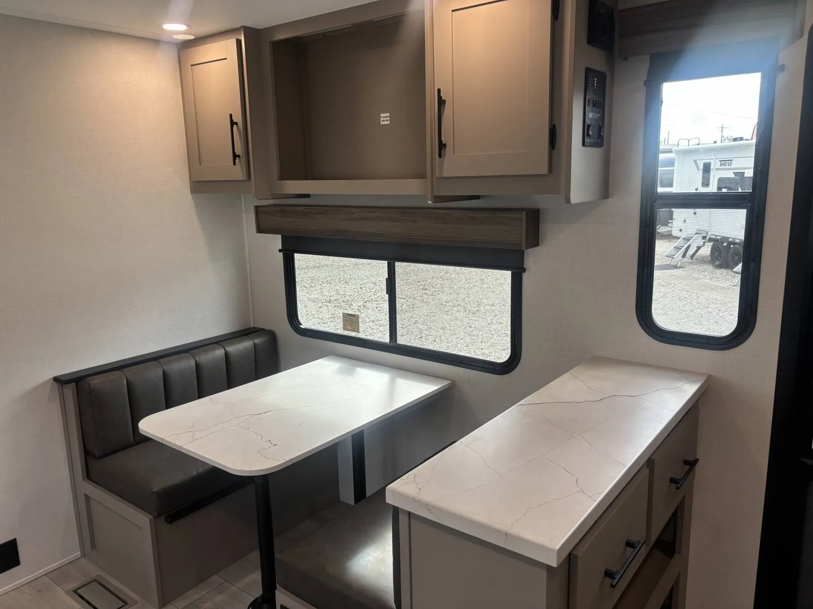 2027 KZ CONNECT SE 221RKSE 221RKSE - Photo 4
