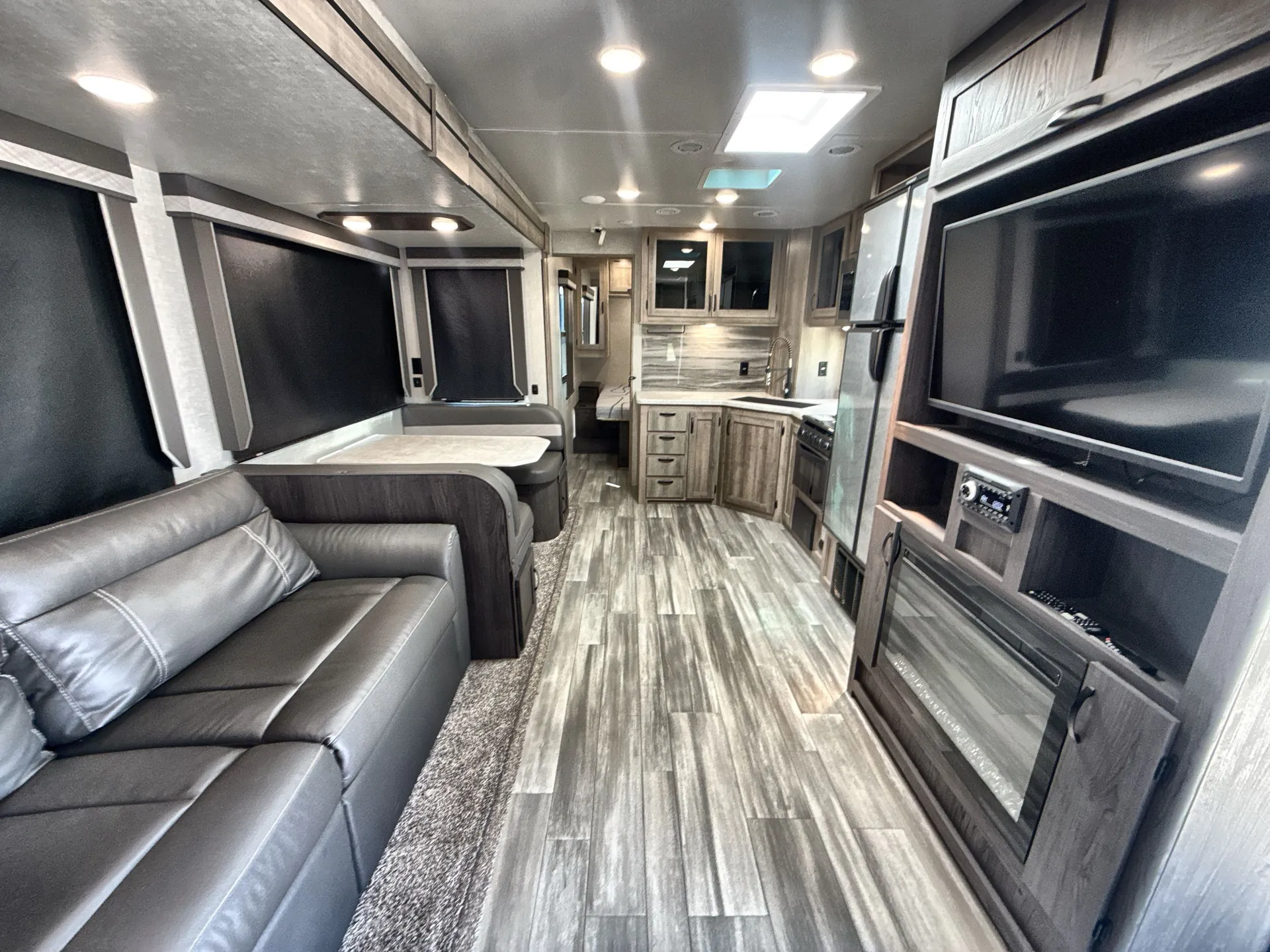 2021 Winnebago Voyage 3033BH - Photo 4