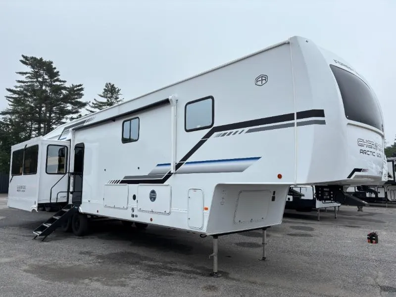 2026 Forest River Cherokee Arctic Wolf 3650SUITE - Photo 2