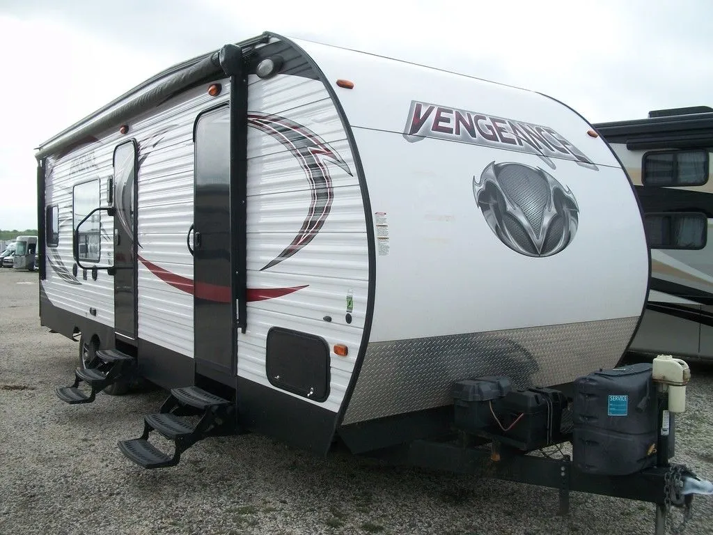 2015 Forest River Vengeance Rogue 25V - Photo 2
