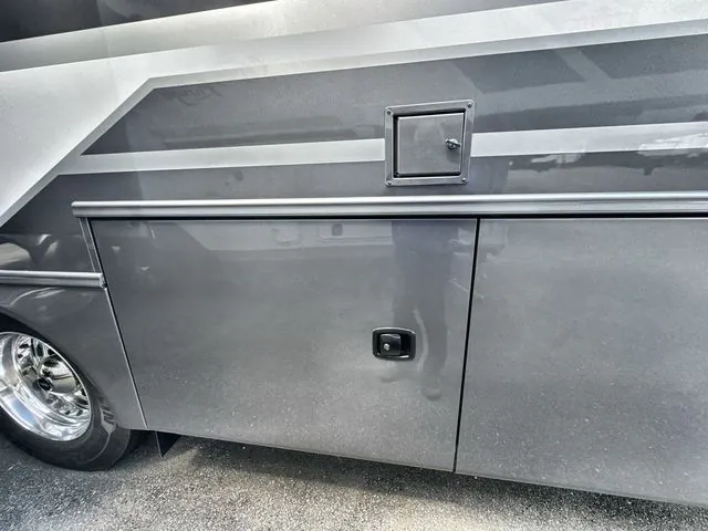 2027 Entegra Coach Accolade 37K, Photos photo 7