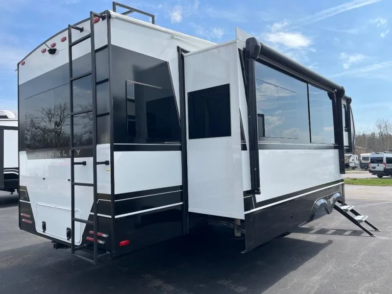 2026 Brinkley Model Z 2900 - Photo 4