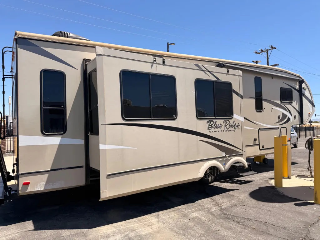2018 Forest River Blue Ridge 304SR, Photos photo 6