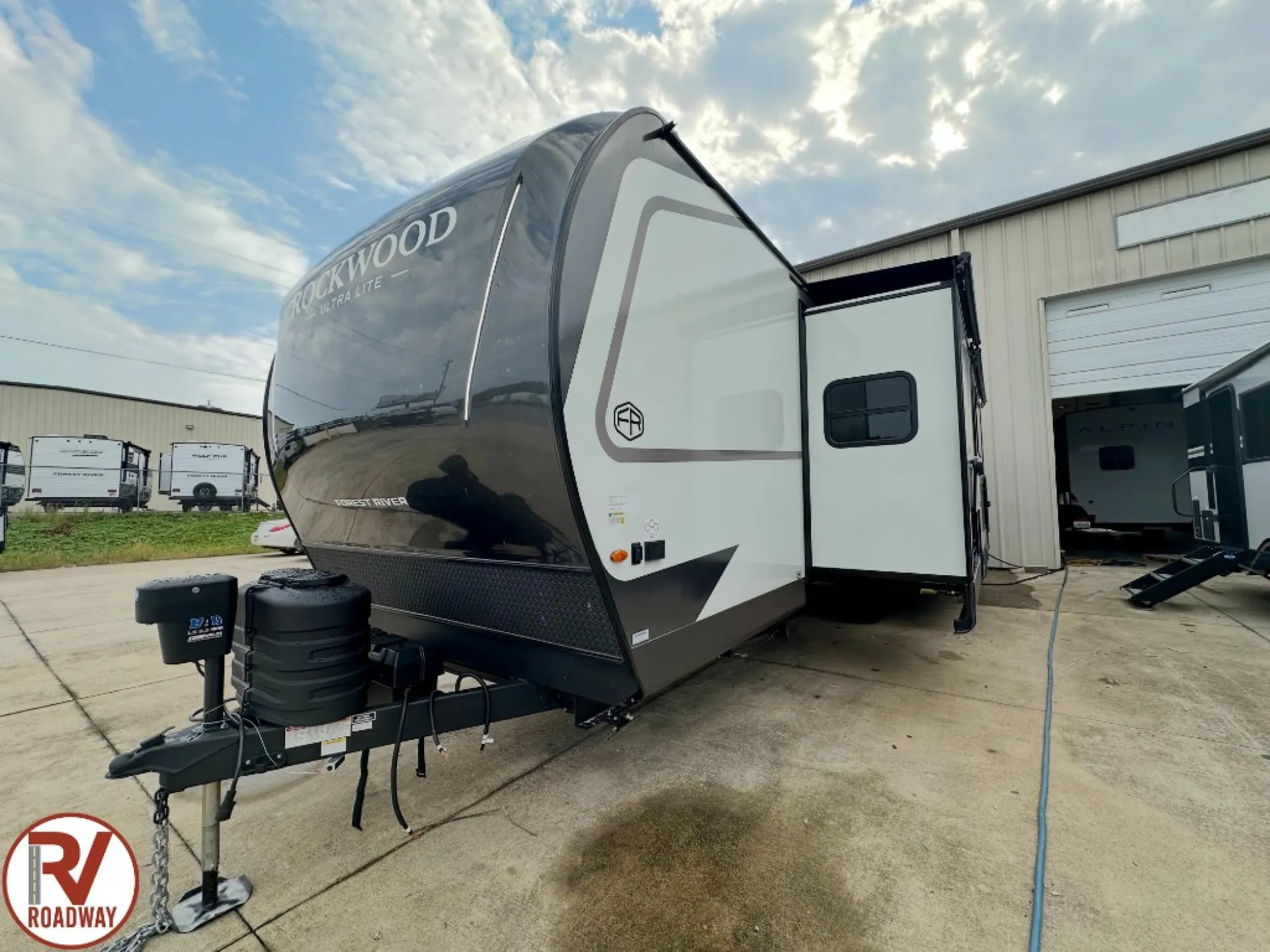 2027 Forest River Rockwood Ultra Lite 2711RK — Photo 7