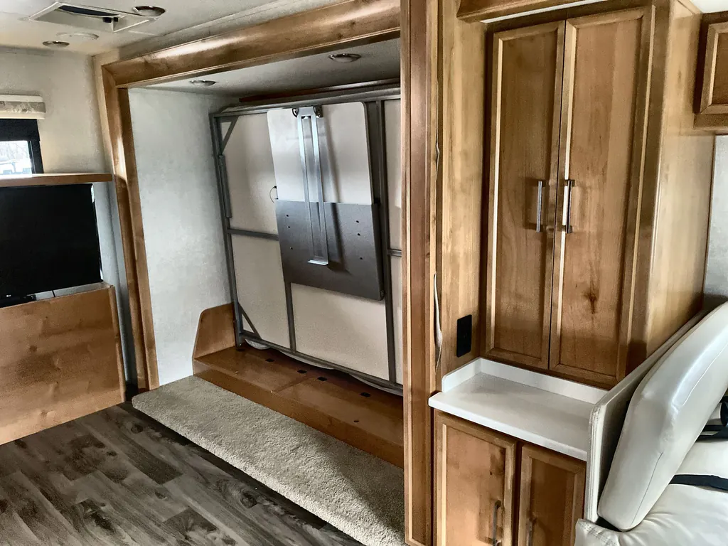 2019 Tiffin Wayfarer 24 FW, Photos photo 25