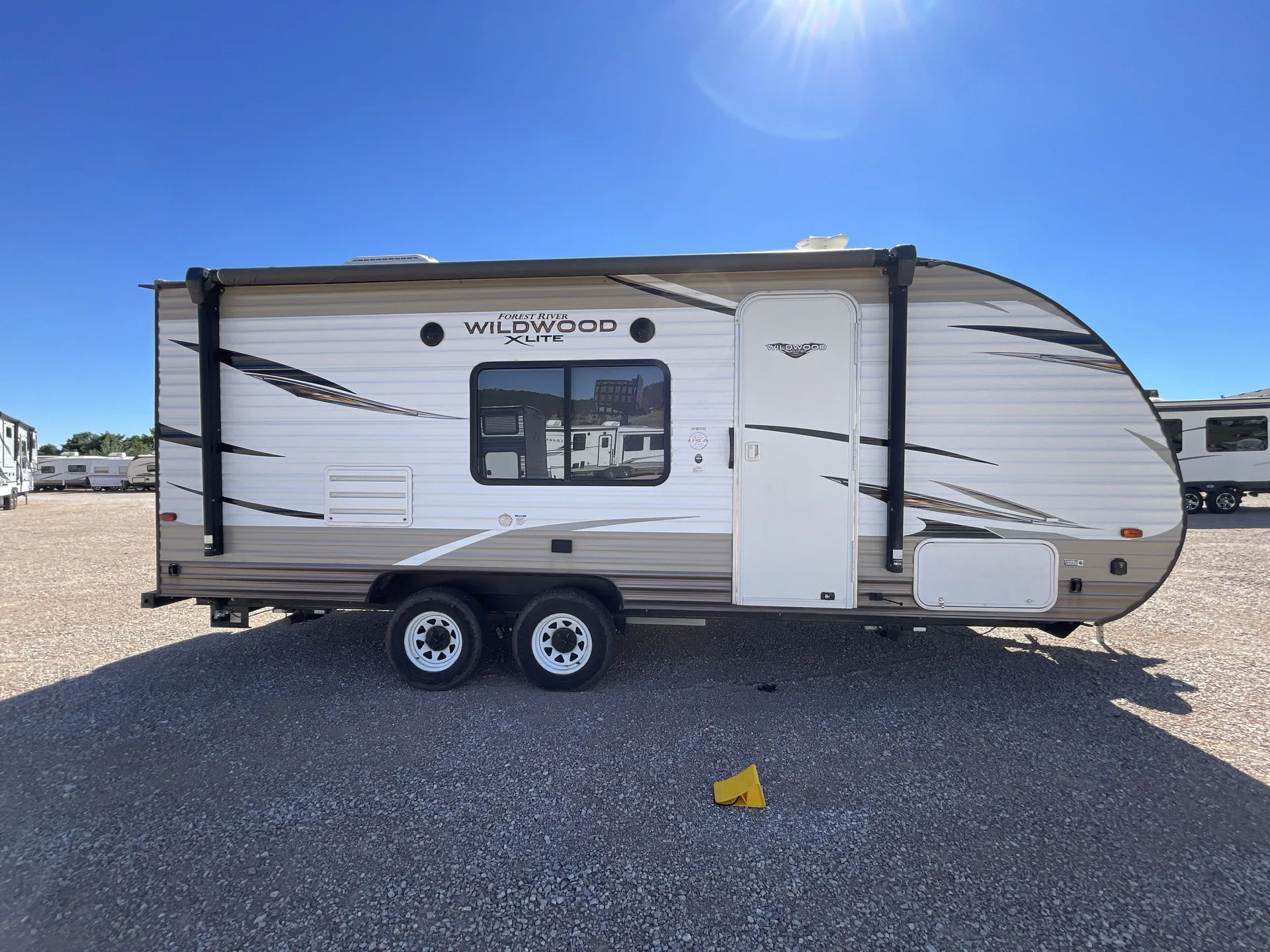 2018 Forest River Wildwood X-Lite 201BHXL — backside