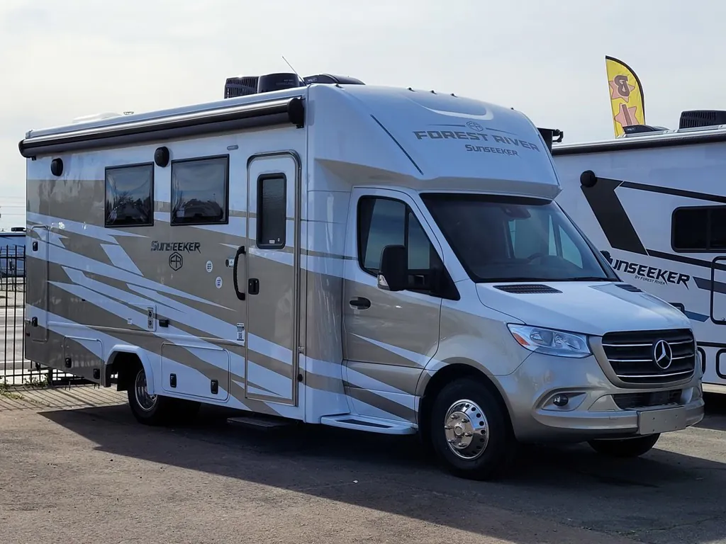 2025 Forest River Sunseeker MBS 2400M - Photo 2