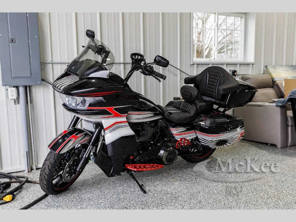 2023 Harley-Davidson Road Glide CVO - Main photo