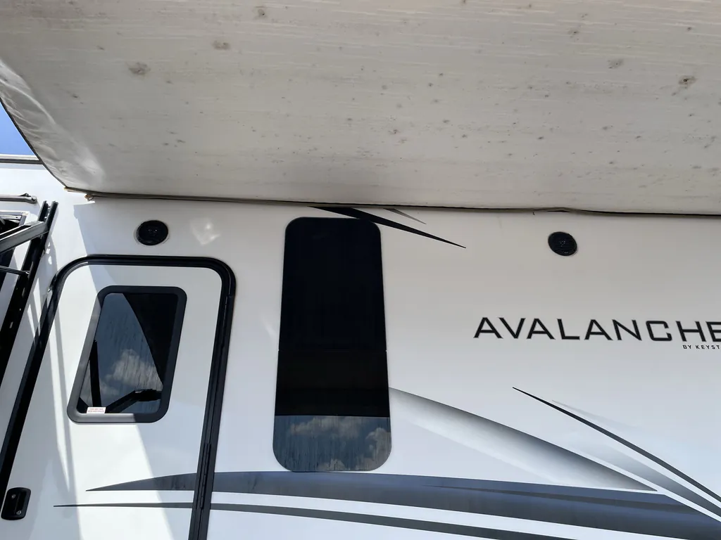 2023 Keystone Avalanche 390DS, Photos photo 30