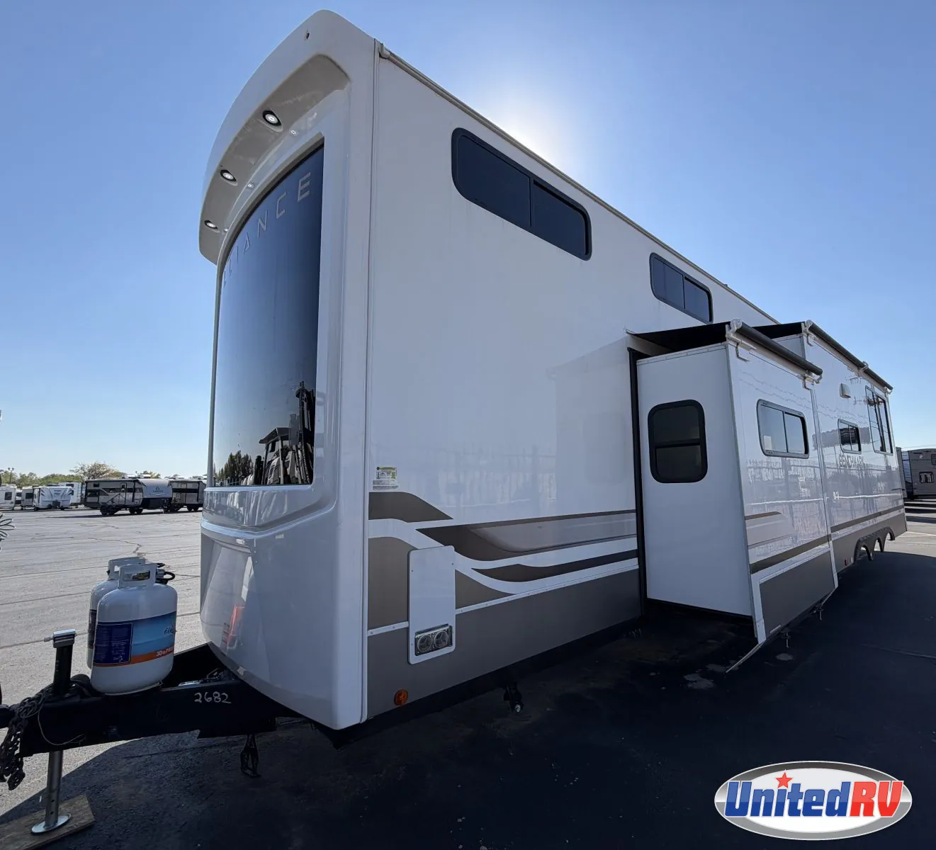 2025 Alliance RV Benchmark 44LFT - Photo 4