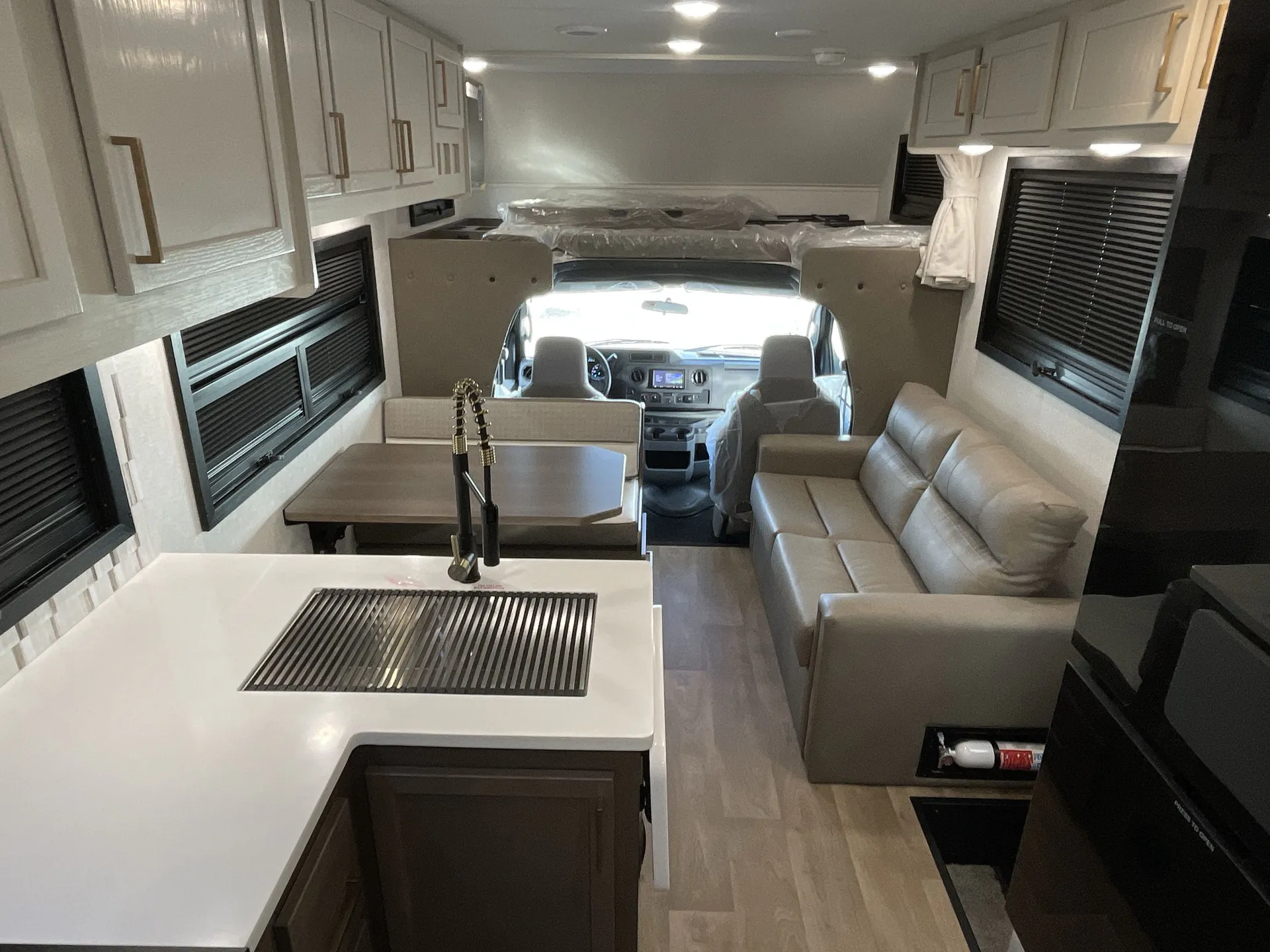 2026 East to West College Avenue 2711NK — living area main