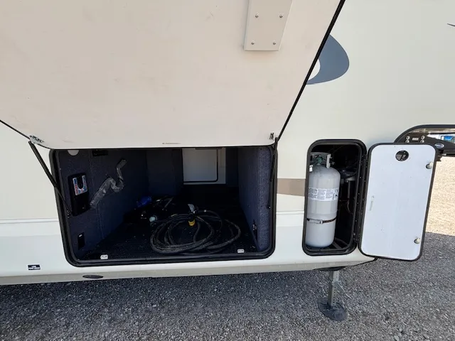 2018 Jayco North Point 379DBFS - Photo 3