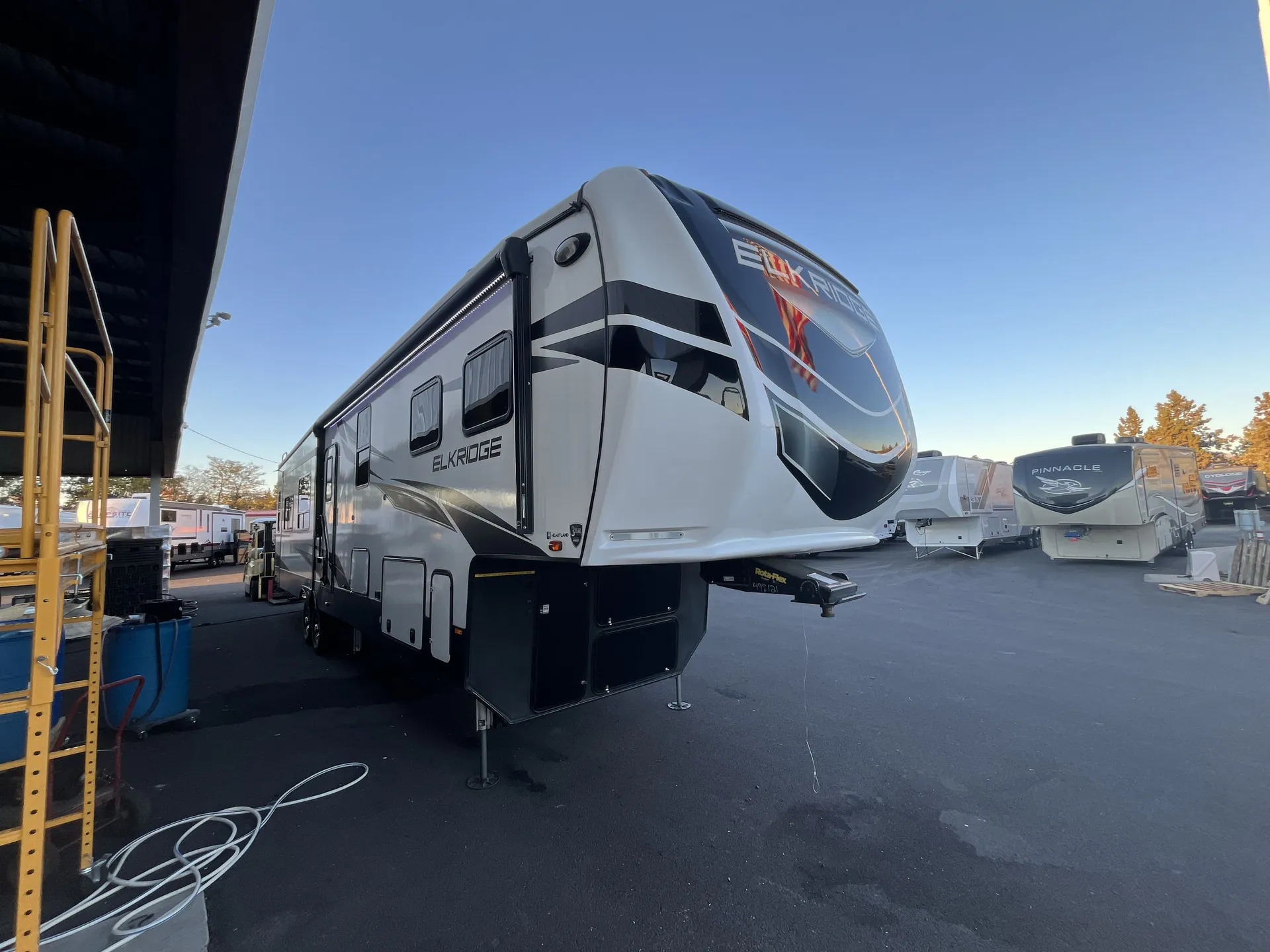 2022 Heartland ElkRidge 38MB - Photo 2