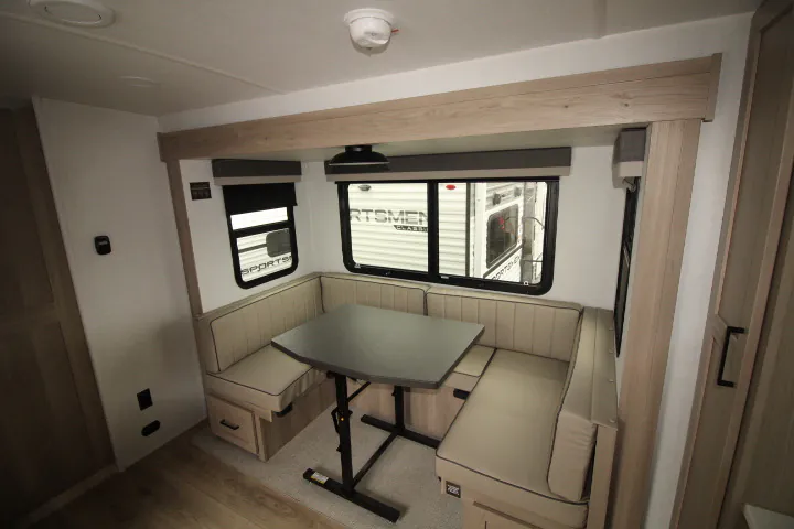 2026 Forest River Rockwood Mini Lite 2506FK — Photo 6