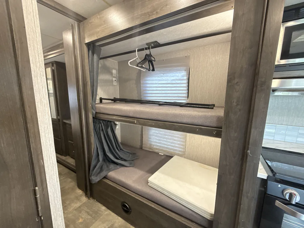 2022 Coachmen Pursuit 31BH, Photos photo 30