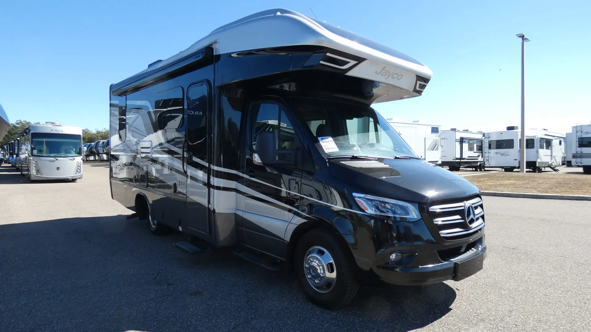 2023 Jayco Melbourne Prestige 24LP - Photo 2
