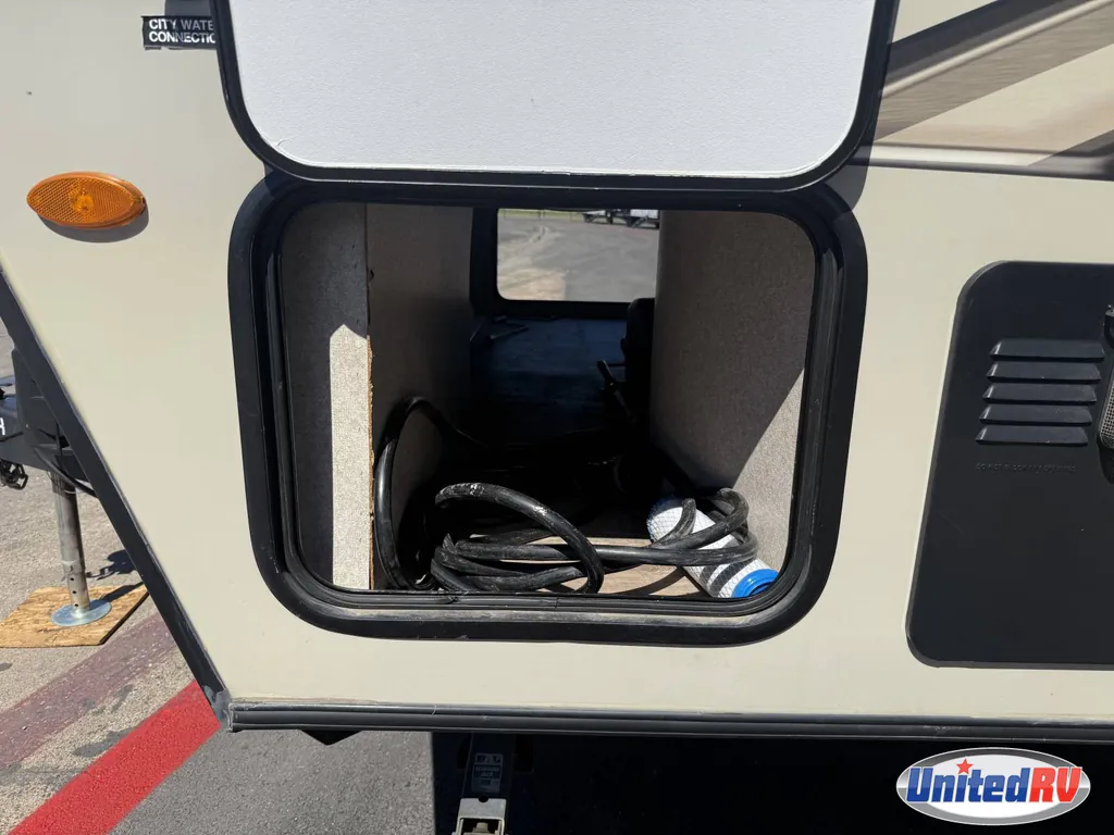 2018 Forest River Rockwood Mini Lite 2109S, Photos photo 8