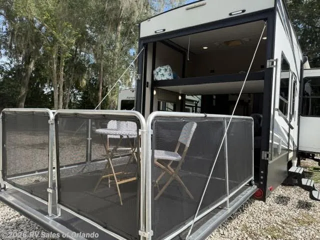 2018 Dutchmen Voltage Triton 3551, Photos photo 9