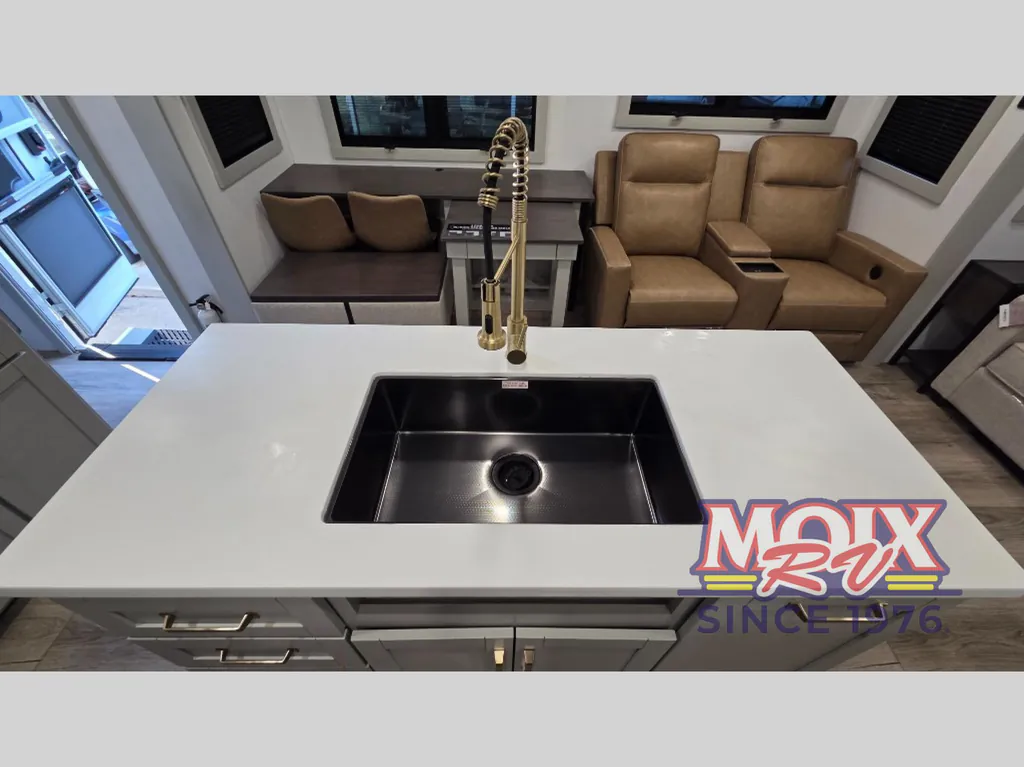2026 Brinkley Model Z Air 297, Photos photo 11