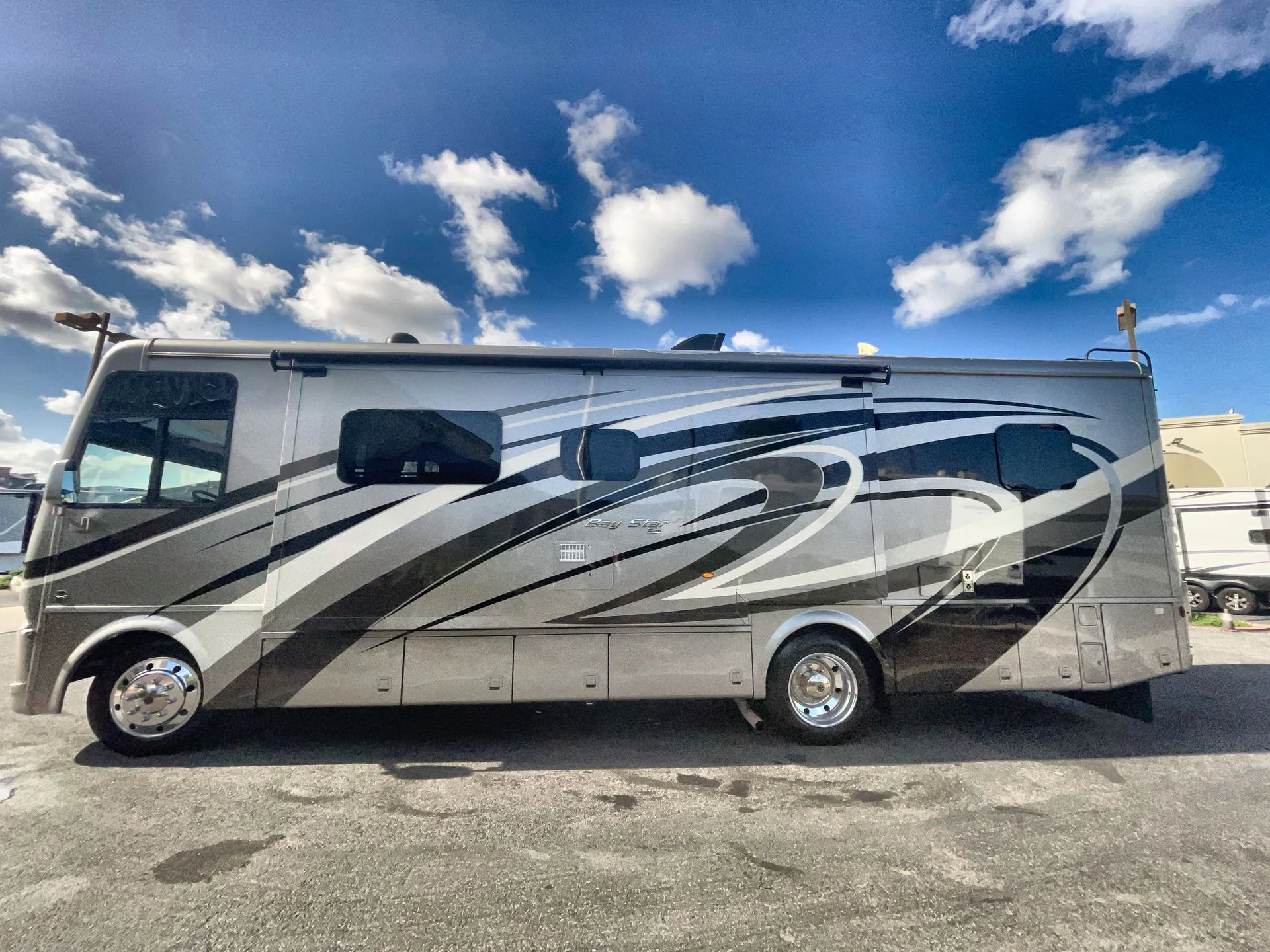 2019 Newmar Bay Star 3226 - Photo 4