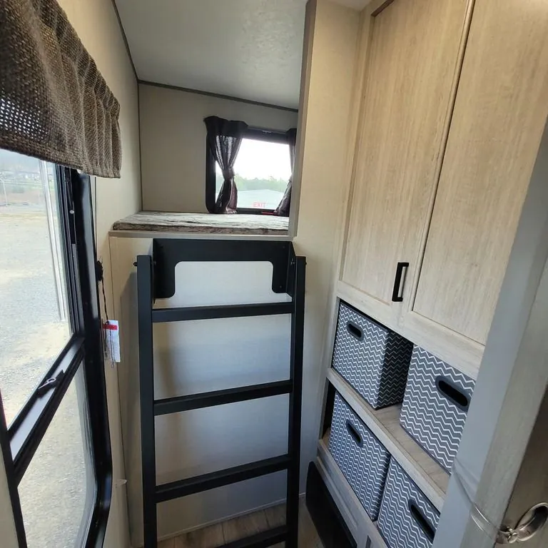 2026 Coachmen Catalina Legacy Edition 333DORM, Photos photo 6