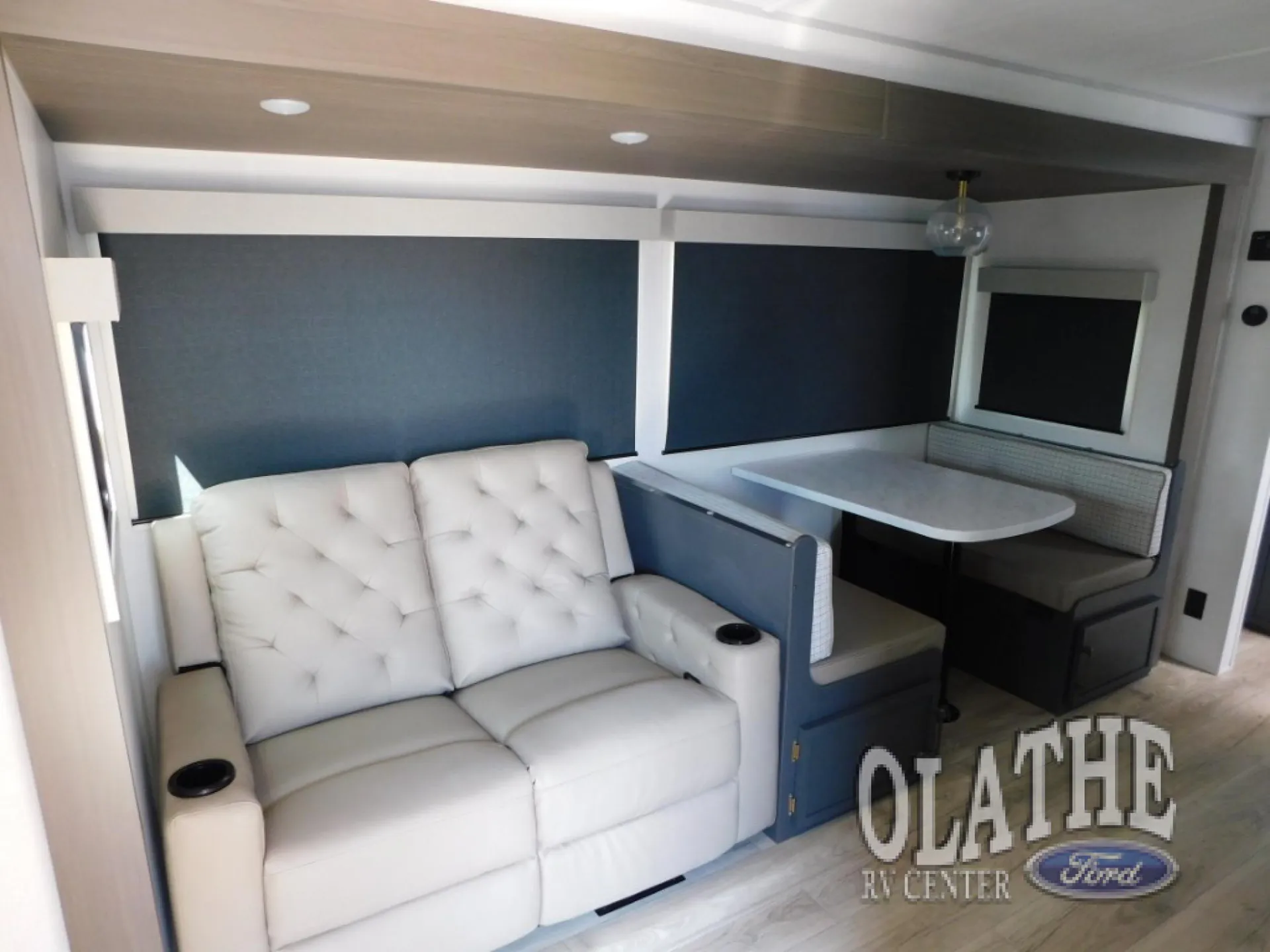 2027 Forest River Surveyor Legend 296QBLE — Photo 5