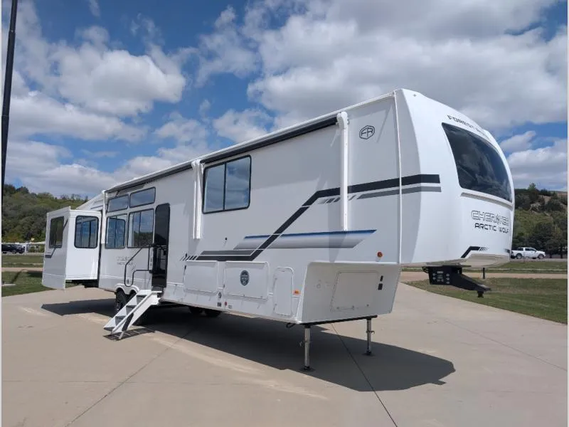 2026 Forest River Cherokee Arctic Wolf 38LEAHG - Photo 2