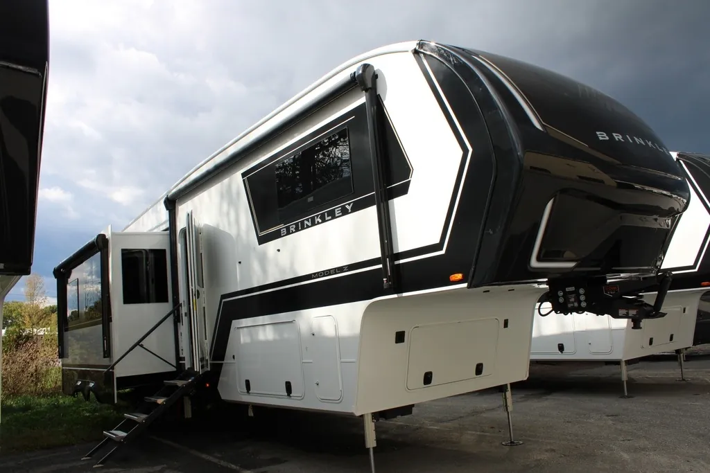 2026 Brinkley Model Z 3515, Photos photo 6