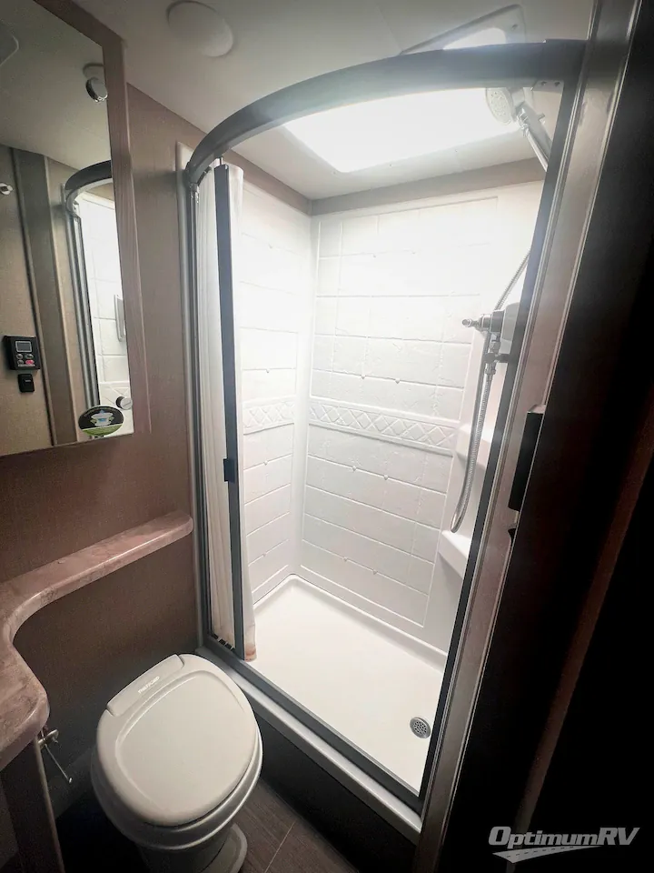 2023 Thor Motor Coach Tiburon 24FB, Photos photo 4