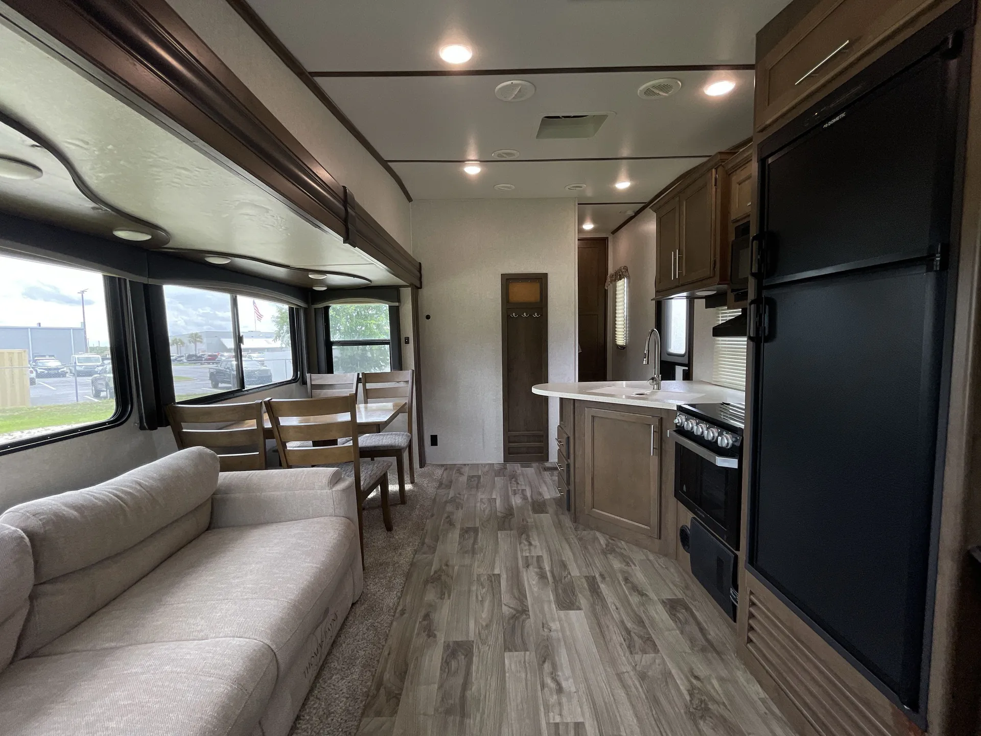 2019 Keystone Cougar Half-Ton 25RES — living area main