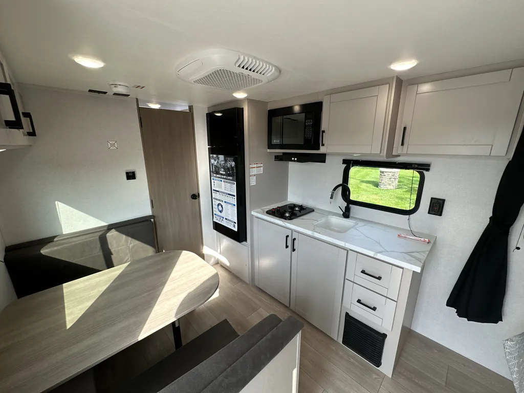 2027 Jayco Jay Flight 175FQ, Photos photo 29