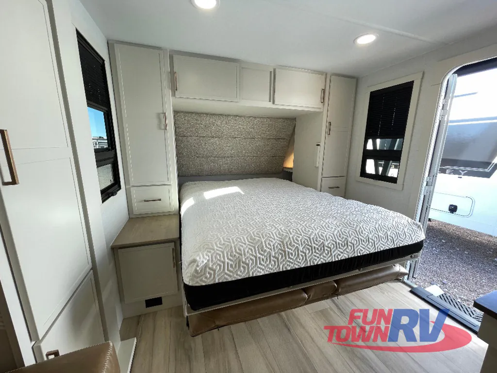 2026 Brinkley Model Ix 20X, Photos photo 21