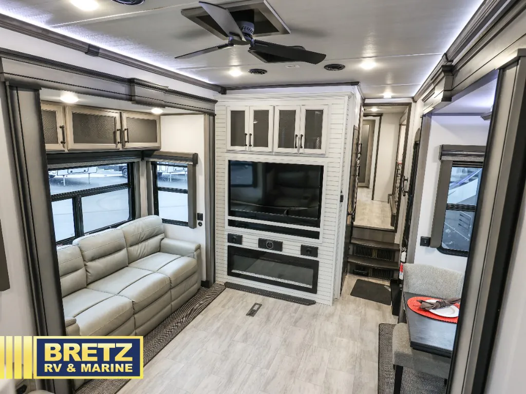 2023 Keystone Montana 3901RK, Photos photo 18