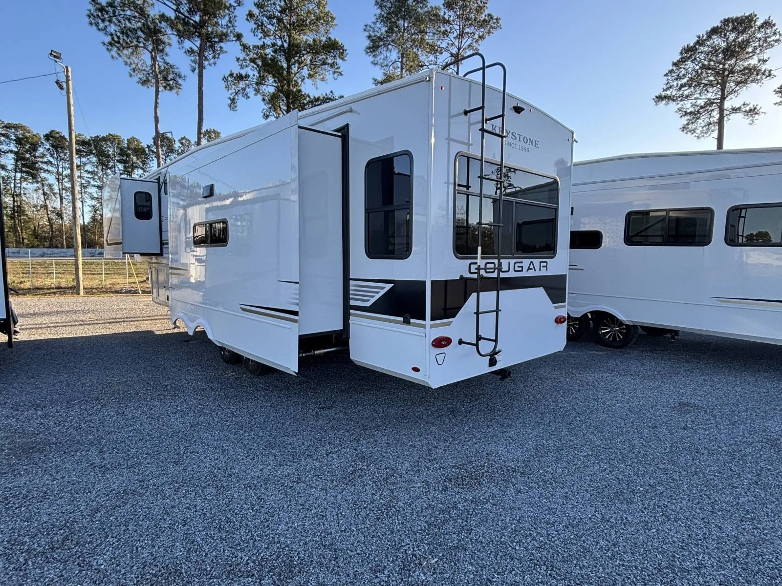 2026 Keystone Cougar 316RLS - Photo 4