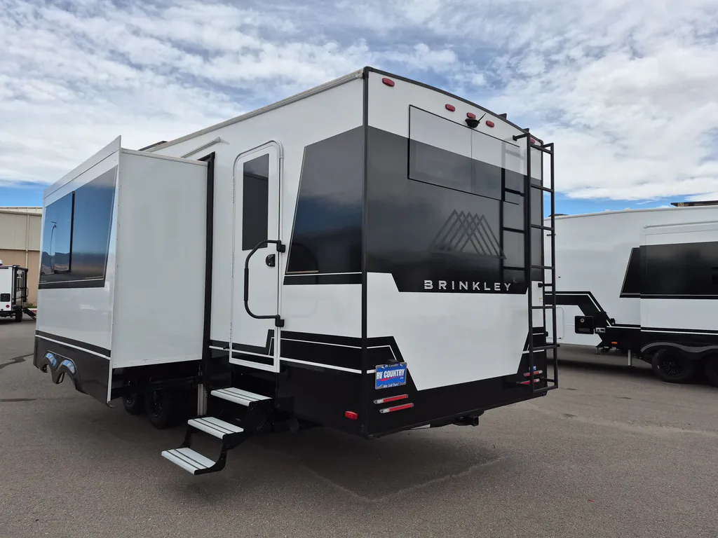 2026 Brinkley Model Z 2810, Photos photo 16