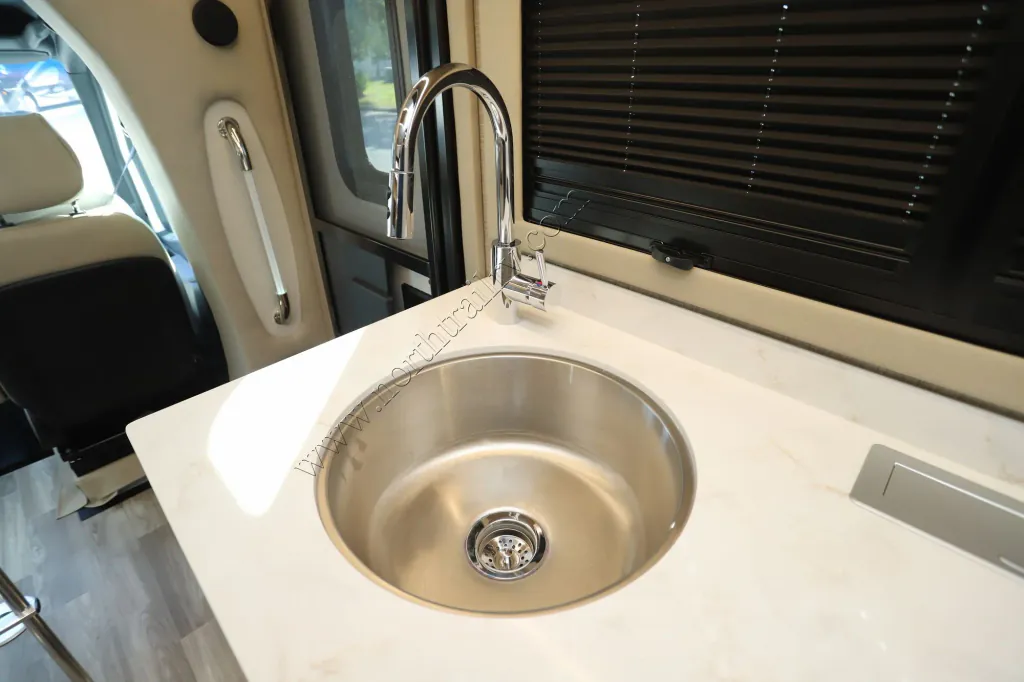 2026 Tiffin Wayfarer 25 XLW, Photos photo 15