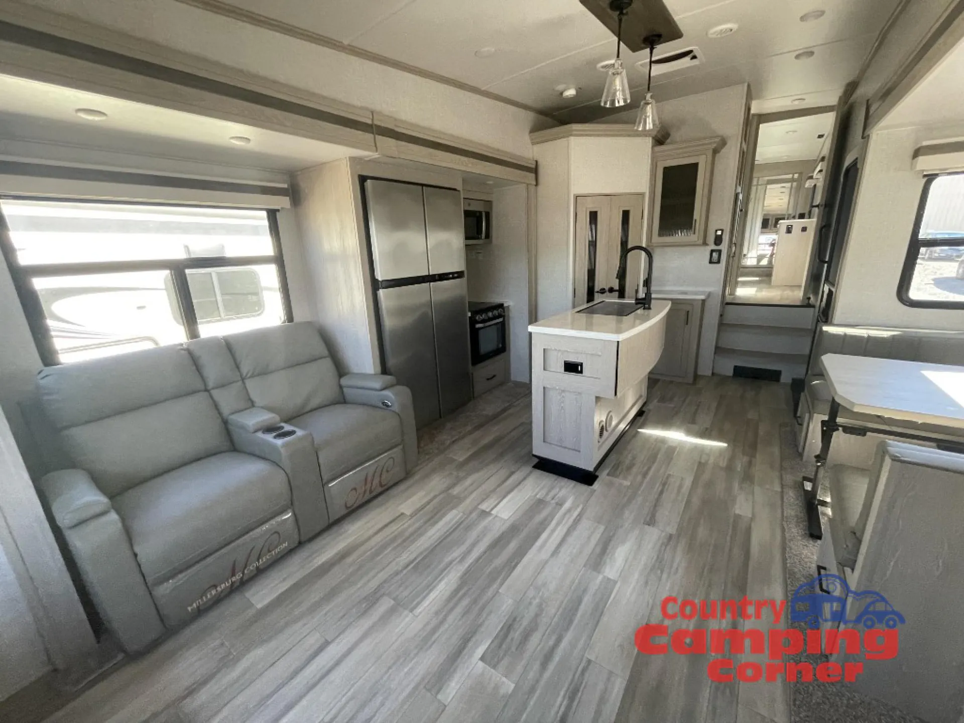2022 Forest River Rockwood Signature Ultra Lite 8288SB - Photo 4