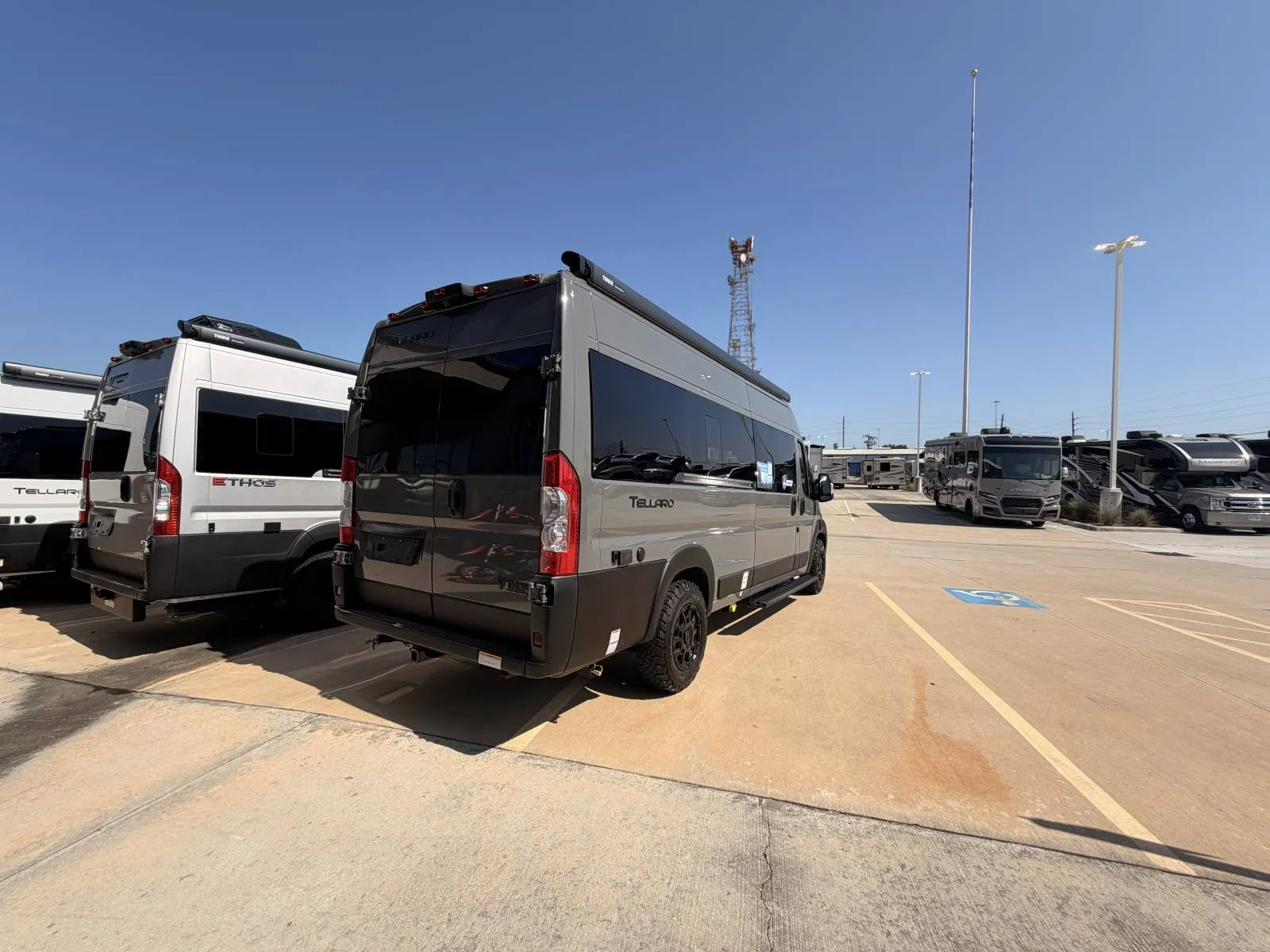 2027 Thor Motor Coach Tellaro 20L - Photo 3