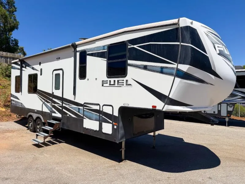 2019 Heartland Fuel 322 - Photo 2
