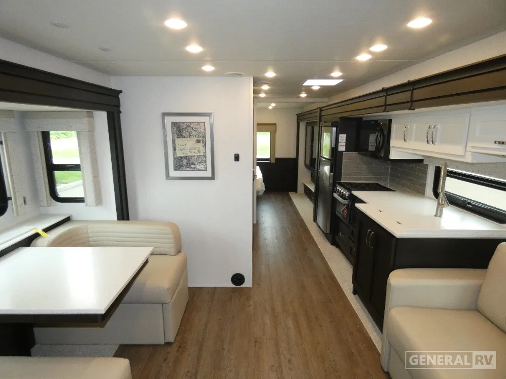 2025 Newmar Bay Star 3225 - Photo 4