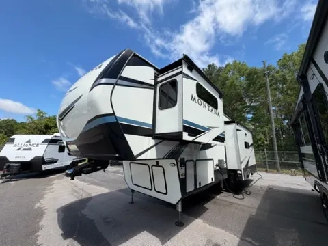 2021 Keystone Montana 3121RL - Photo 4