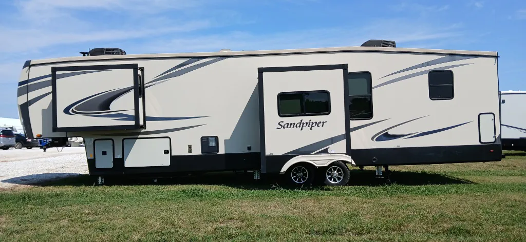 2020 Forest River Sandpiper 39BARK, Photos photo 4