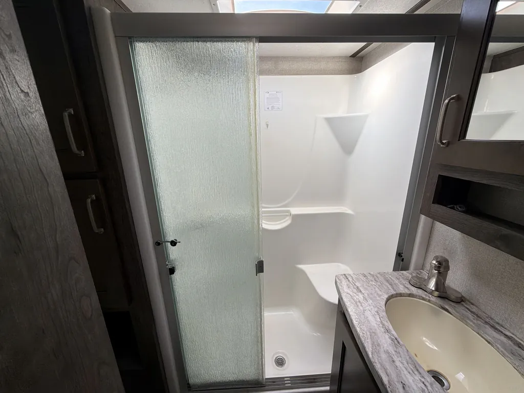2019 Keystone Montana High Country 385BR, Photos photo 18