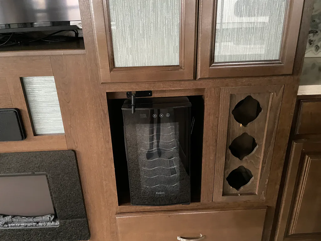 2018 Forest River Cedar Creek Champagne Edition 38EL, Photos photo 13