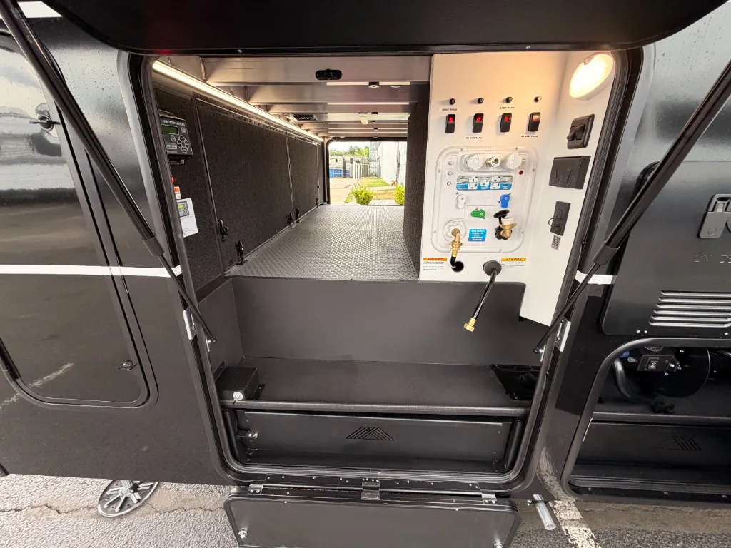 2027 Brinkley Model G 3970, Photos photo 14